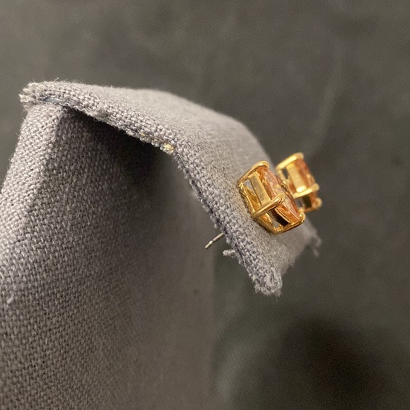 Vintage citrine stone in gold tone setting pierced earrings - Picture 2 of 6